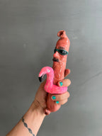 Håndlavet vægophæng i keramik | Pool-party-pølse med flamingo | Zimmerlund