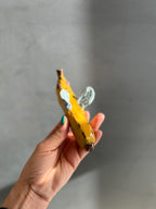 Håndlavet vægophæng i keramik | Bananflue | Anette Zimmerlund