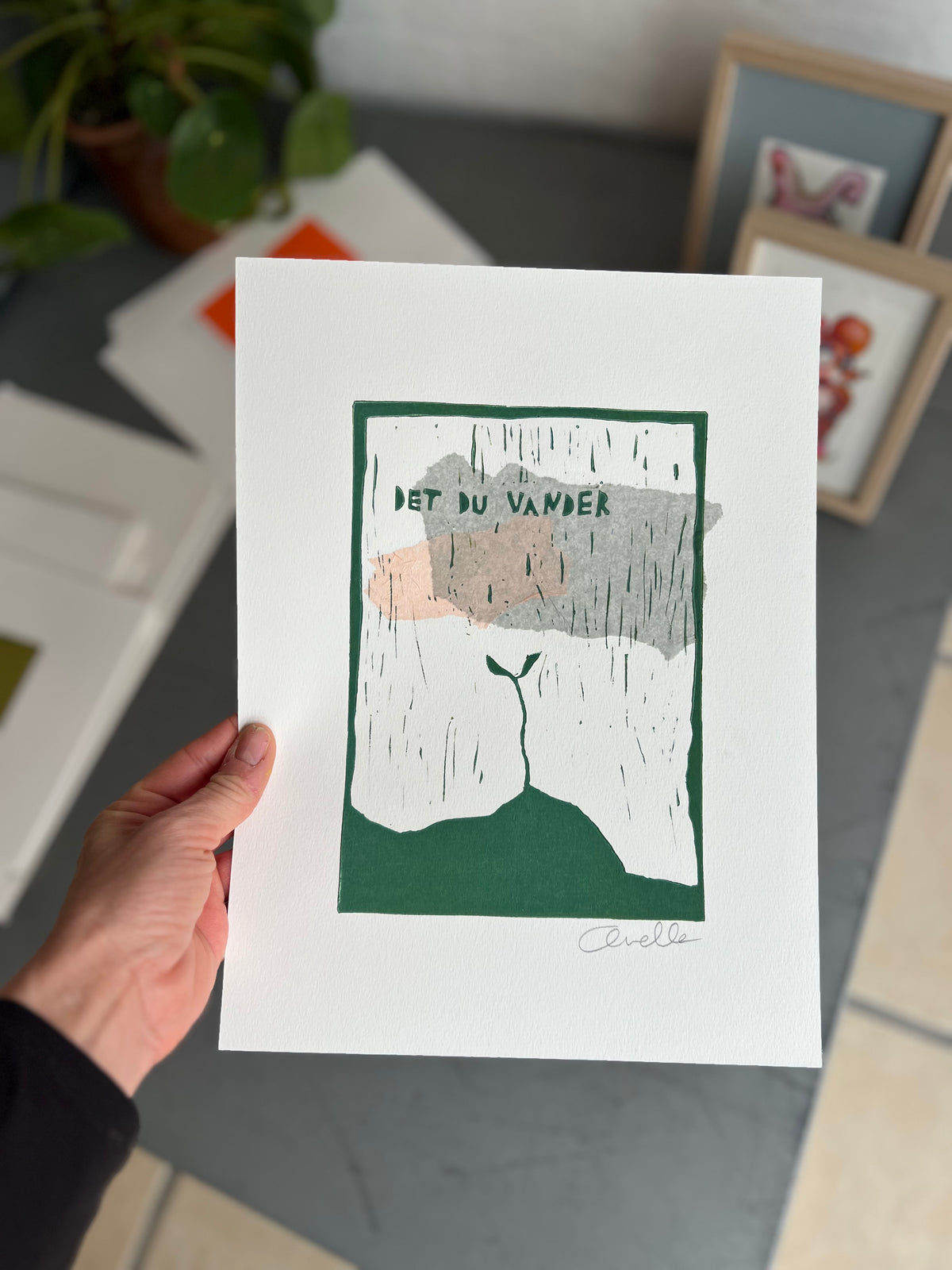 Det, du vander m. grå sky | Linoleumstryk (Mixed Media)