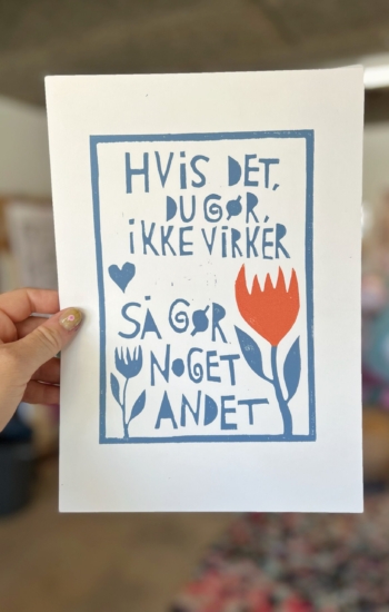 “Gør noget andet” i Støvet Blå/orange, A4