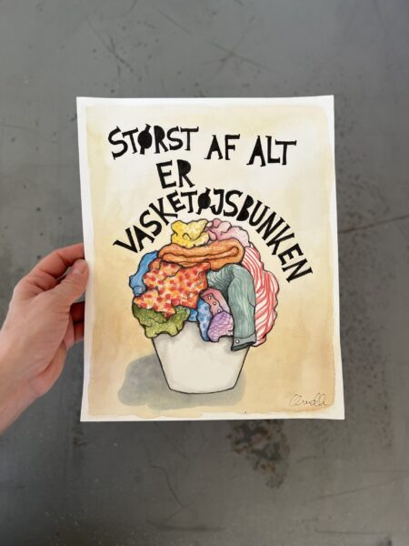 “Størst af alt er vasketøjsbunken”, 24*30 cm