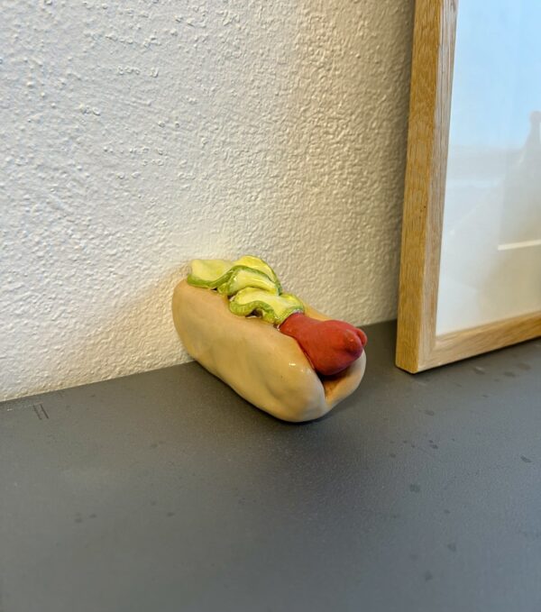 "En 1/2 hotdog", skulptur/vægophæng - Image 3