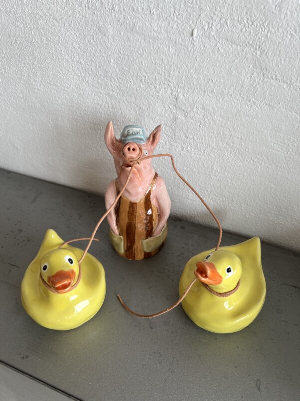 Finn med to n'er, keramikskulptur - Image 2