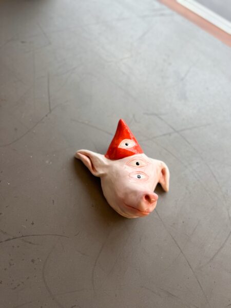 Søgende skabning - keramikskulptur